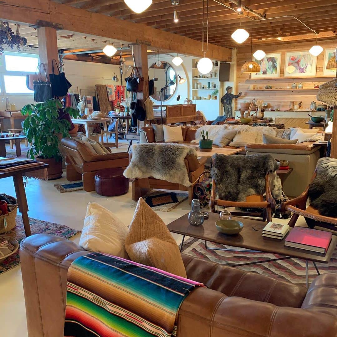 Beam & Anchorのインスタグラム：「Open 12-5 today, say “holiday sale” at checkout for 15% off (today is last day)!」