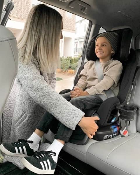 nunaさんのインスタグラム写真 - (nunaInstagram)「Our EXEC all-in-one offers first class comforts like an adjustable leg rest. From rear-facing to forward-facing to booster, with EXEC luxury starts at day one and doesn’t stop until they earn big kid status!」11月29日 5時00分 - nuna_usa