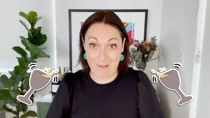 セレステ・バーバーのインスタグラム：「If you didn’t get a chance to catch my show live it’s still available  to watch for another 48 hours. Link in bio to get a ticket and join the fun!」