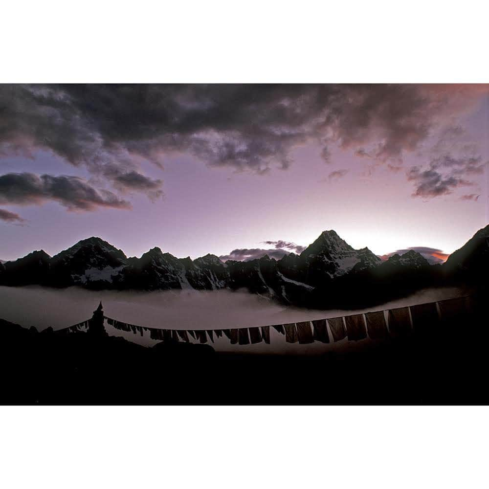 thephotosocietyさんのインスタグラム写真 - (thephotosocietyInstagram)「Photo by @tommy.heinrich //During the calm sunset, Buddhist prayer flags peacefully dance with the breeze, they move in waves sowing blessings over Cholatse's base camp, protecting those who rest and those who ascend the high mountain slopes.  Durante el calmo atardecer, las banderas oratorios budistas danzan pacíficamente con la brisa, se mueven en olas sembrando bendiciones sobre el campo base del Monte Cholatse, protegiendo a quienes descansan y a quienes ascienden a lo alto de la montaña.  #khumbu #cholatse #solo #nepal #mountaineering #adventure #aventura #inspiración #motivacion #conferencias #nikonargentinaoficial   Tags @natgeo @thephotosociety @nikonargentinaoficial」11月29日 5時21分 - thephotosociety