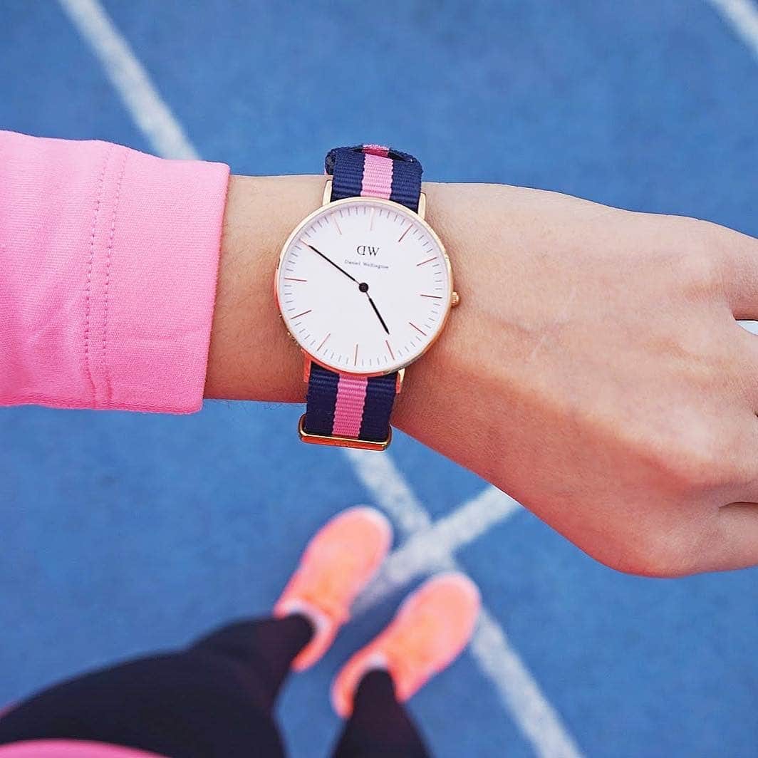 Style Fashion Luxuryのインスタグラム：「BLACK WEEK OFFERS! 50% OFF selected items + 15% EXTRA off with code  STYLEBOOK  on Danielwellington.com  @danielwellington」