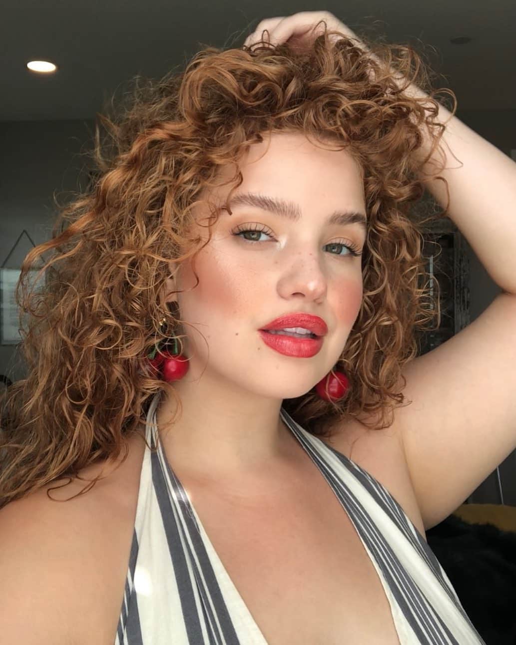 ブリー・キッシュのインスタグラム：「🍒✨」