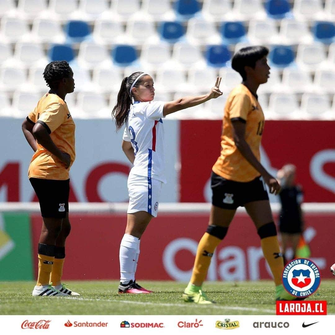 サッカーチリ代表チームさんのインスタグラム写真 - (サッカーチリ代表チームInstagram)「🇨🇱😍 Las postales del cotejo de #LaRojaFemenina ante Zambia  El fútbol da revanchas y este martes nos volveremos a enfrentar a las africanas en el Estadio Nacional. 💪⚽  📸 Carlos Parra (@parrazagal)  Comunicaciones ANFP   #Chile #LaRoja #SelecciónChilena」11月29日 6時30分 - laroja