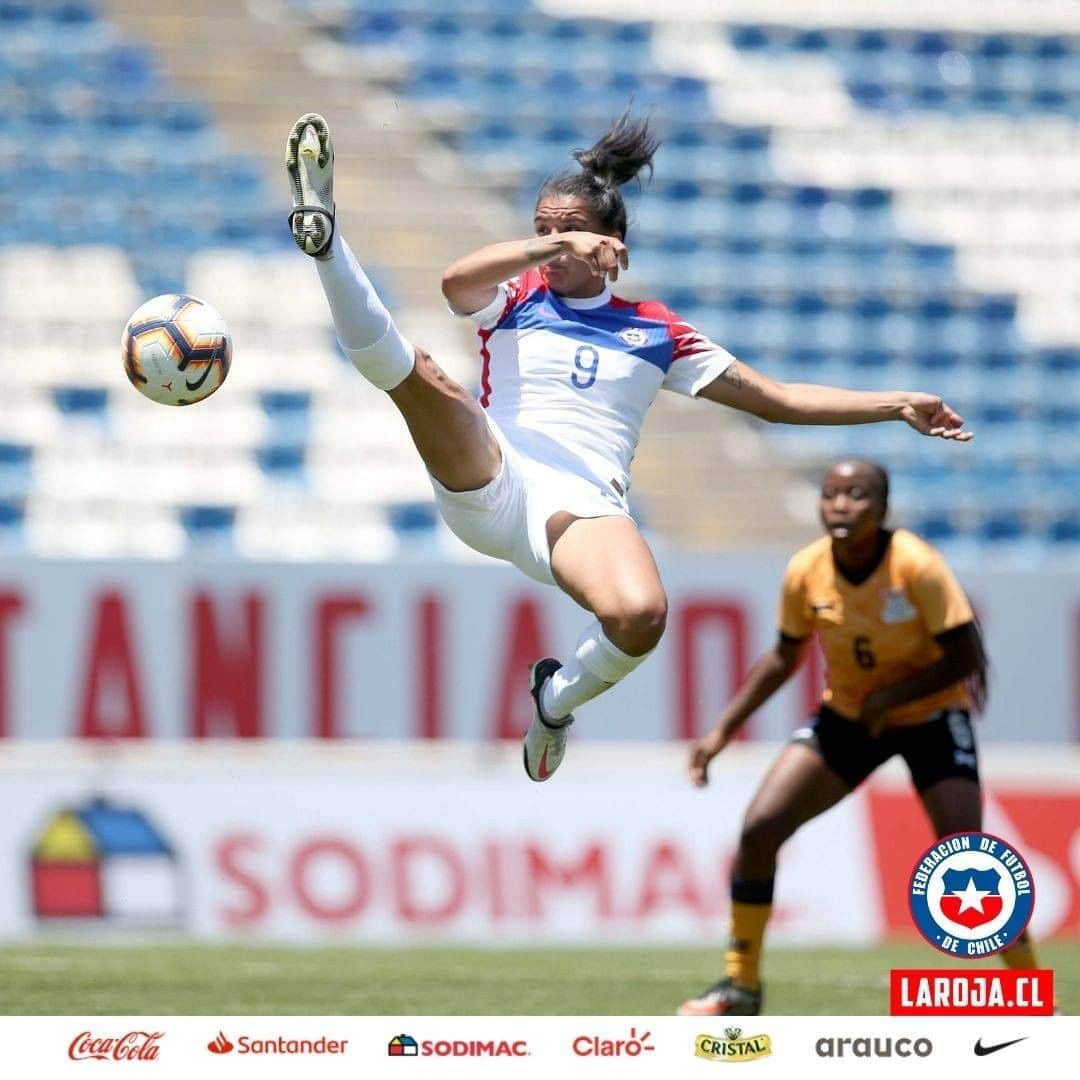 サッカーチリ代表チームさんのインスタグラム写真 - (サッカーチリ代表チームInstagram)「🇨🇱😍 Las postales del cotejo de #LaRojaFemenina ante Zambia  El fútbol da revanchas y este martes nos volveremos a enfrentar a las africanas en el Estadio Nacional. 💪⚽  📸 Carlos Parra (@parrazagal)  Comunicaciones ANFP   #Chile #LaRoja #SelecciónChilena」11月29日 6時30分 - laroja