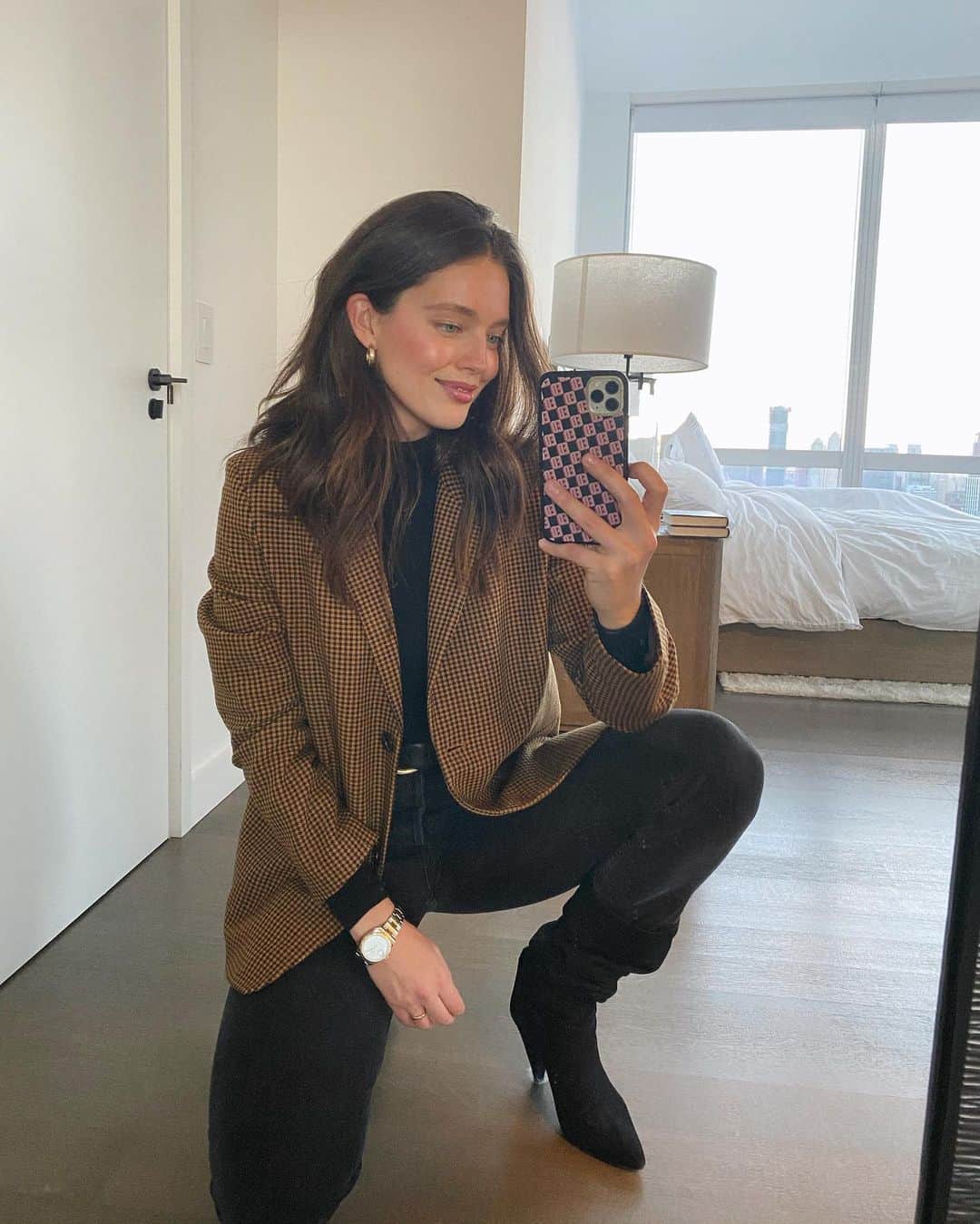 エミリー・DiDonatoのインスタグラム：「Date night but make it business casual 🤷🏻‍♀️ 💼」