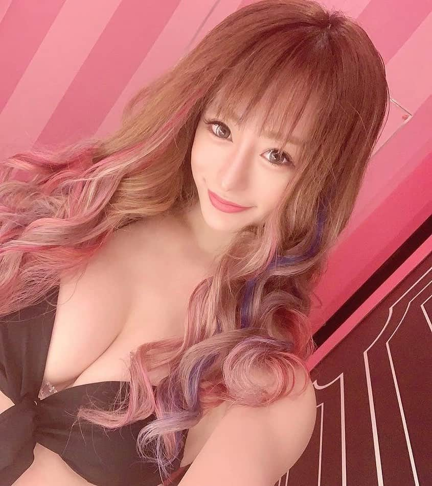 バーレスク大阪【公式】さんのインスタグラム写真 - (バーレスク大阪【公式】Instagram)「MARIN👙 . @marin_burlesque  . 💻web予約はこちらから💁‍♂️ https://burlesque-osaka.resv.jp/reserve/calendar.php?x=1591040696 . 電話ご予約16時〜 ‪06-6345-4567‬ . #バーレスク大阪 #バーレスク東京 #burlesqueosaka #burlesquetokyo #usj #ユニバーサルスタジオジャパン  #女子会 #アイドル #ギャル #ロリ #disney #ディズニー #アリエル #ディズニーランド #夢の国 #歌舞伎町 #六本木 #キャバ嬢 #ageha  #akb48 #blackpink #twice #niziu  #デート #北新地 #ツインテール #ポニーテール #entertainment #selfie #likeforlikes」11月29日 6時49分 - burlesque_osaka