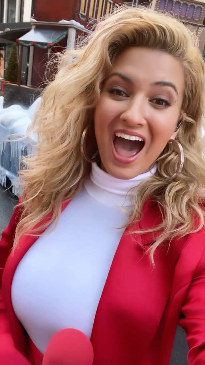 トーライ・ケリーのインスタグラム：「no better way to kick off the holiday season than the #macysparade🎄💫」