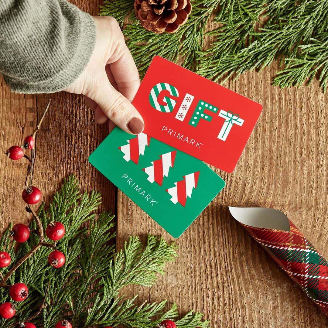 プリマークさんのインスタグラム写真 - (プリマークInstagram)「When in doubt, giftcard 🙌 Pssst... if you're in the UK or Ireland you can purchase via the link in our bio! #Primark #Christmas #giftcard」11月29日 7時00分 - primark