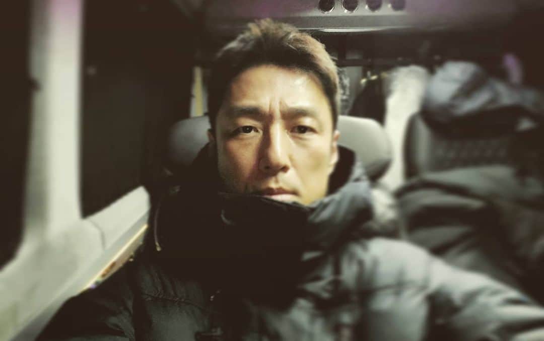 チ・ジニさんのインスタグラム写真 - (チ・ジニInstagram)「@ikkle_entertainment #출근🏃‍♂️ #춥다🤧 #졸리다😴 #마스크#일상 #언더커버」11月29日 7時30分 - actor_jijinhee