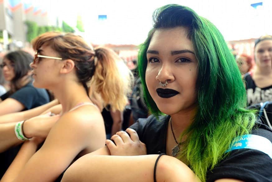 Nylon Magazineさんのインスタグラム写真 - (Nylon MagazineInstagram)「Ah, #WarpedTour, the one time a year where you were free of parents, responsibility, and being the only kid at school that truly got "the scene." From mohawks to smoky eyes, relive your youth with some of the tour's best beauty moments at the link in bio.」11月29日 7時32分 - nylonmag