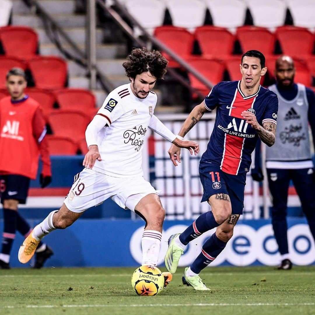 リーグ・アンさんのインスタグラム写真 - (リーグ・アンInstagram)「Les @girondins tiennent tête au @psg ! (2-2) . Bordeaux go toe to toe with PSG . #Paris #PSG #Bordeaux #FCGB #Ligue1UberEats」11月29日 7時38分 - ligue1ubereats