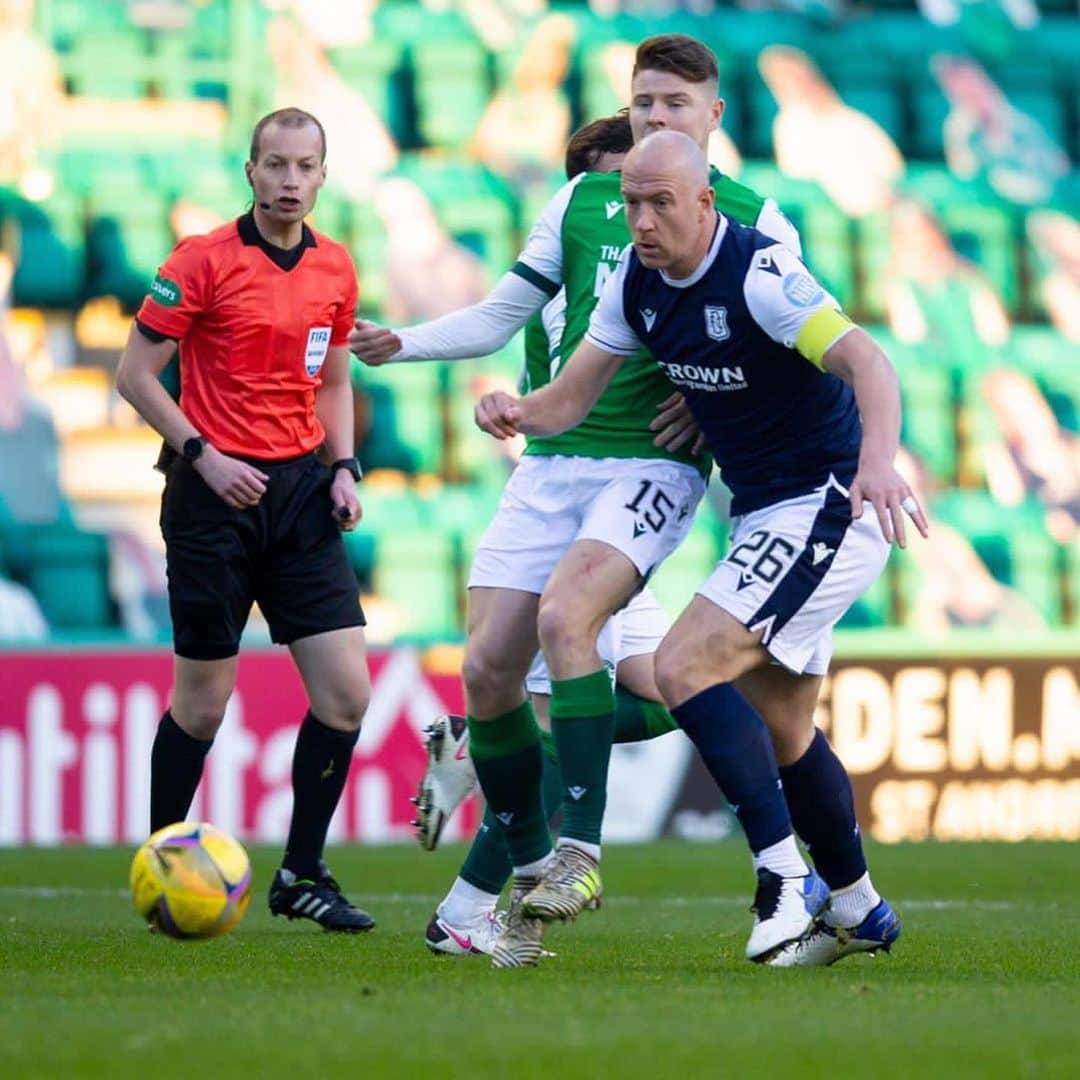 チャーリー・アダムさんのインスタグラム写真 - (チャーリー・アダムInstagram)「Standing on the terraces as a young fan never did I think i would be given the opportunity to come and play for @dundeefcofficial but today I was given the honour of captaining the football club for the first time it’s something that I will never forget. I know that my dad would have been stood there with tears of joy 💔」11月29日 8時07分 - charlie26adam