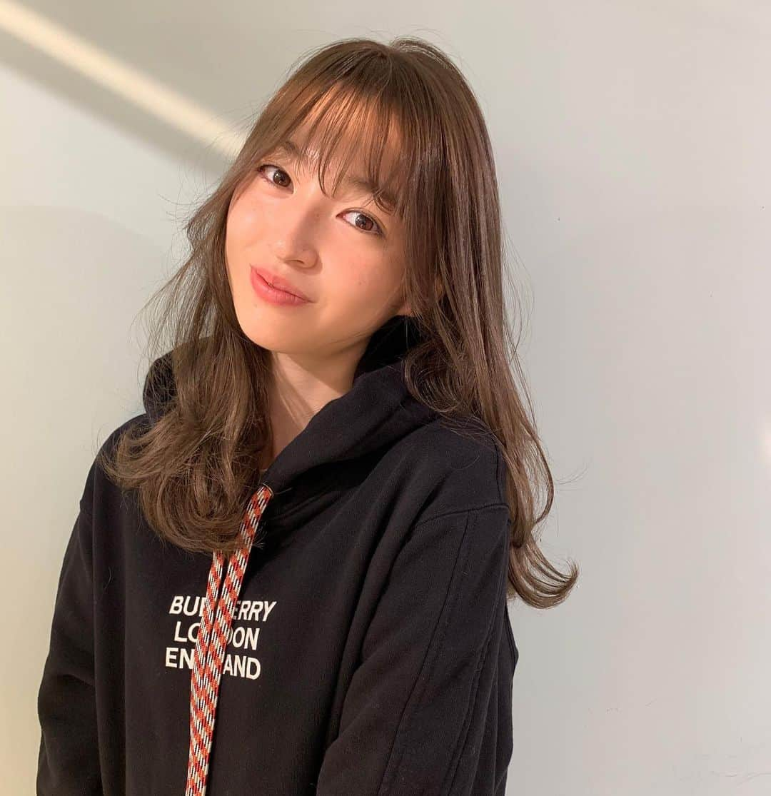 河原洋美さんのインスタグラム写真 - (河原洋美Instagram)「せいらちゃん💓🙋🏼‍♀️ nude brown グレーすぎず、柔らかく👍🏻✨ #プレミアムケアカラー #プレミアムカラー #ケアカラー #hiromi_hair」11月29日 8時36分 - cyorobinthkey