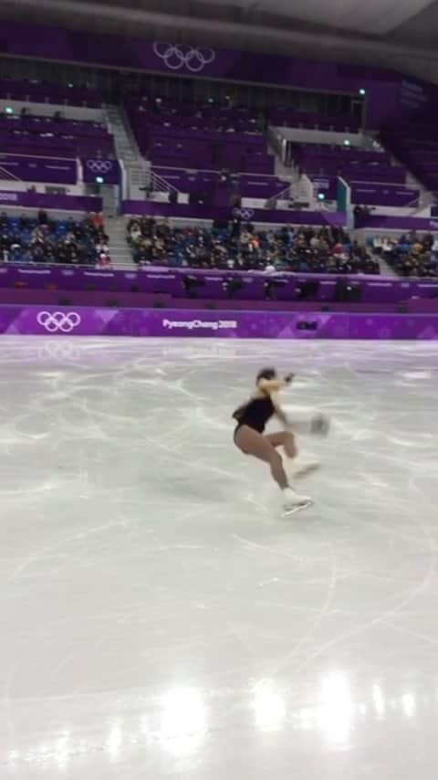 長洲未来のインスタグラム：「HOLY HELL....I’m putting this video up because I’m so impressed that I got up and kept going after taking this massive fall in an Olympic practice. Also, this is proof that skating is not a prissy sport.」