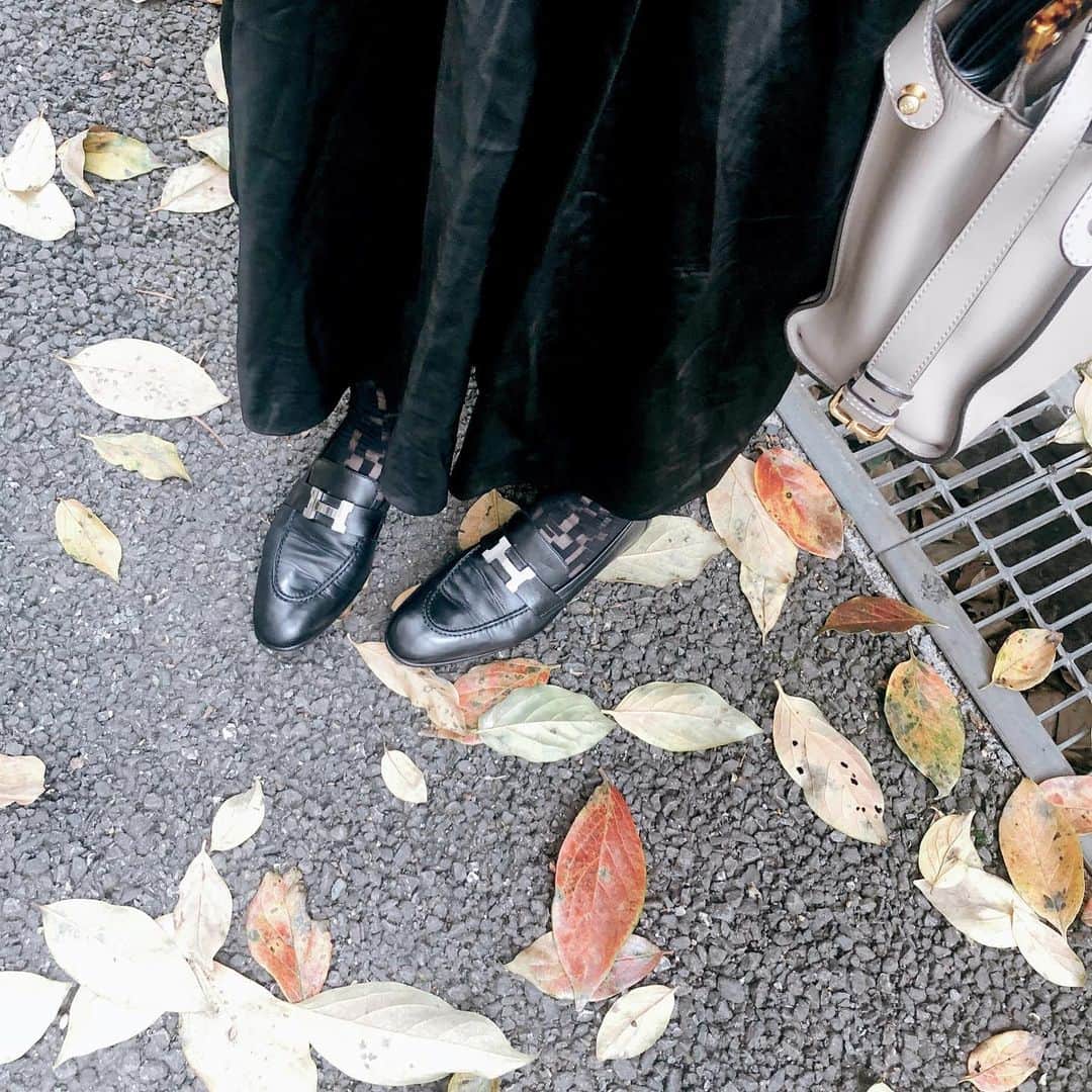 カオルコさんのインスタグラム写真 - (カオルコInstagram)「このローファー数回で馴染みがでて疲れなし！永遠に履いてられる気する。  #hermes #fendi #blamink #ootd」11月29日 18時06分 - ka_ruk_