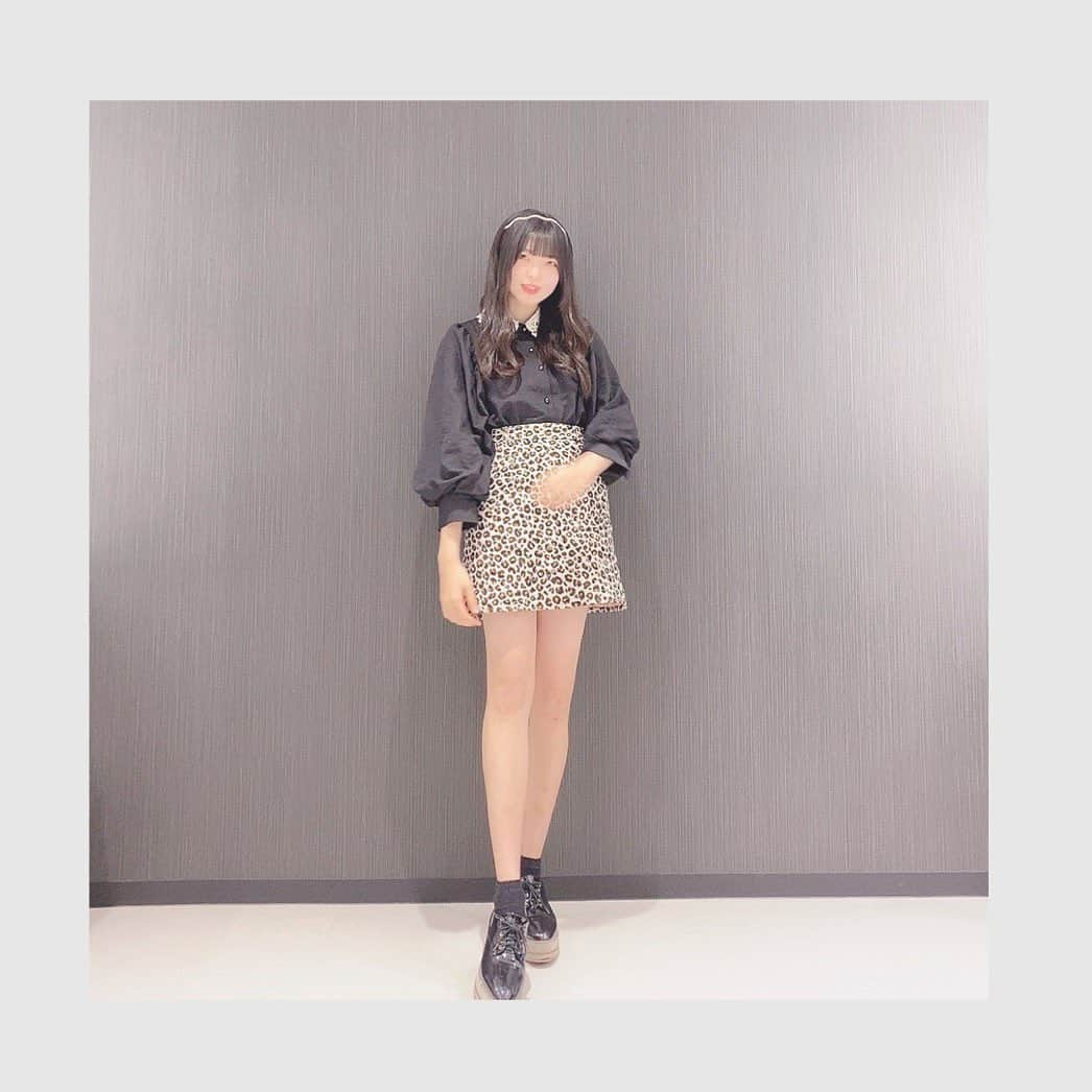 鈴木愛菜さんのインスタグラム写真 - (鈴木愛菜Instagram)「今日の洋服♡  #ヒョウ柄スカート #今日のコーデ」11月29日 18時07分 - _enatan0109_