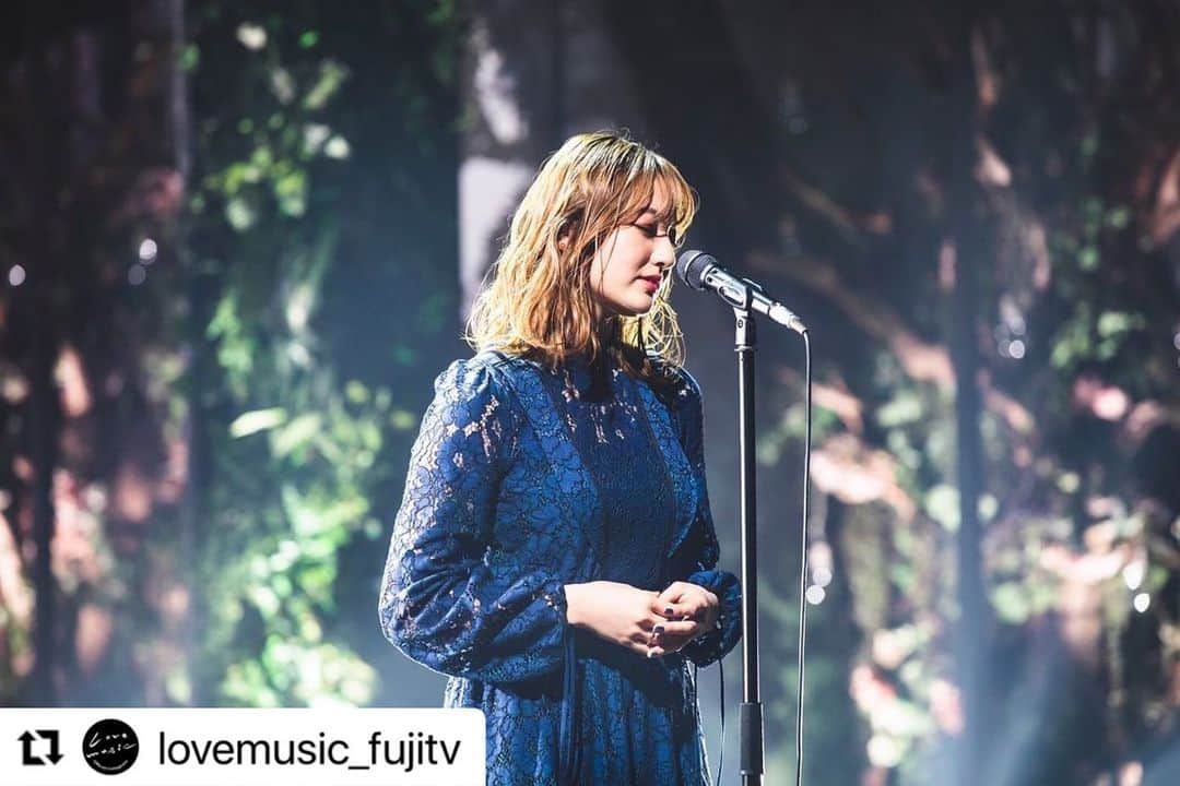 のインスタグラム：「放送に先駆けて、収録時の写真が公開に👏👏 Love music、本日24:30〜放送です🌹After Allを歌唱❗️放送がたのしみですね🥰🥳 . ※地域によって放送日時が異なります。by staff . . #Repost @lovemusic_fujitv with @make_repost ・・・ 鈴木瑛美子さん﻿ パフォーマンス写真公開﻿ ﻿ 「After All」披露﻿ ﻿ 今夜0:30〜1:25放送✨ ☾﻿ ※地域によって放送日程が異なります。﻿ 各放送局のHPにてご確認下さい。﻿ ﻿ #鈴木瑛美子﻿ #10月度オープニングテーマ﻿ #Lovemusic﻿ #ラブミュージック﻿ #フジテレビ」