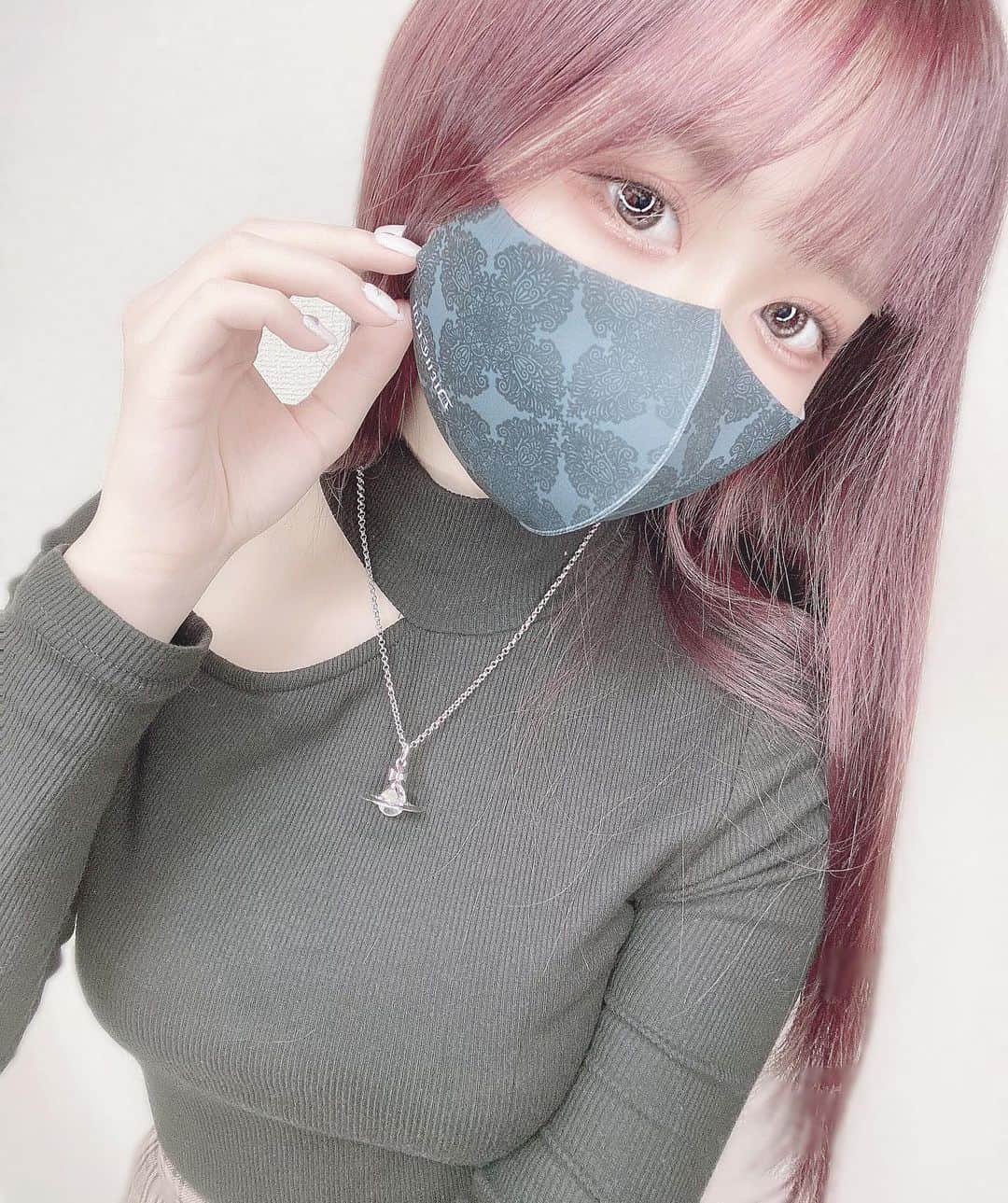 りなたろすさんのインスタグラム写真 - (りなたろすInstagram)「﻿ ﻿ 韓国で流行ってるマスク🇰🇷😷💭﻿ デューエクレットが日本上陸👘🌸🇯🇵﻿ @dieueclat_official﻿ @dieueclat_jp﻿ ﻿ ﻿ みんな可愛いマスク付けてるから﻿ りなも #ファッションマスクデビュー 💖﻿ ﻿ 最近すごいよねマスクの紐の部分が﻿ リボンになっててヘアアクセに出来ちゃう﻿ マスク出てたり🎀💭﻿ ﻿ 「 Amazon Japan 」で﻿ #デューエクレットマスク を検索すると﻿ 出てくるから是非見てみてね🔎✨﻿ ﻿ ﻿ ﻿ ﻿ ﻿ ﻿ ﻿ ﻿ ﻿ #dieueclat #マスク #手作りマスク #マスク女子 #おしゃれマスク #洗えるマスク #マスク生活 #マスクコーデ #デザインマスク #ハンドメイドマスク #スポーツマスク #超快適マスク #アートマスク」11月29日 18時28分 - 1103r_h