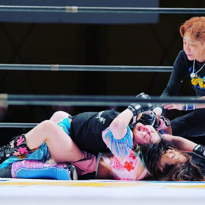 マドレーヌさんのインスタグラム写真 - (マドレーヌInstagram)「広田選手との思い出 Photo by Twitter Thank you  #prowrestling  #プロレス #女子プロレスラー #流血戦」11月29日 18時23分 - madeline_prowrestling