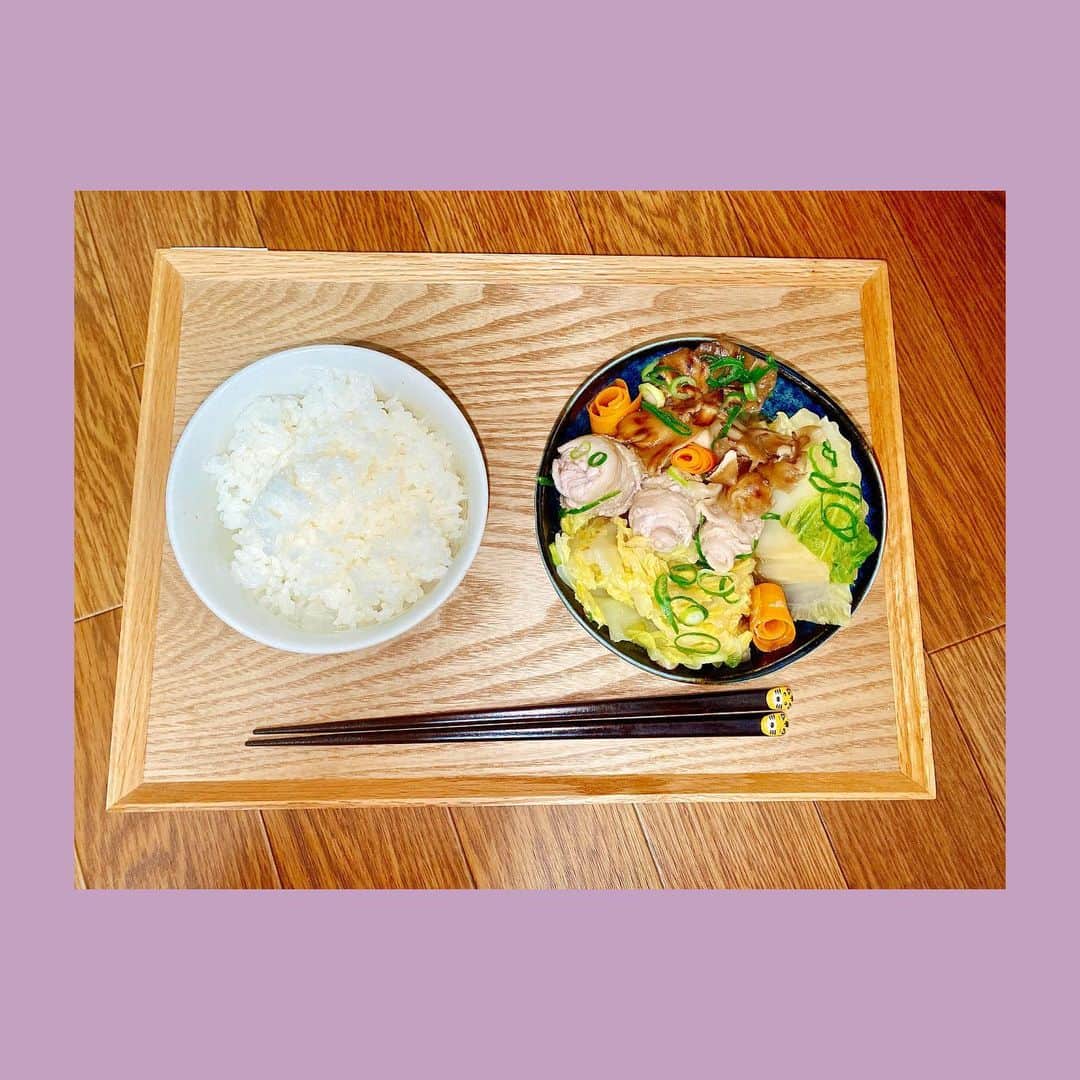 福島雪菜さんのインスタグラム写真 - (福島雪菜Instagram)「今日の晩ごはん( ˶˙ᵕ˙˶ ) * ✧白菜と豚肉の味噌バター鍋 ✧白米 * * #手料理❤️ #おうちごはん」11月29日 18時24分 - yukina_fukusima