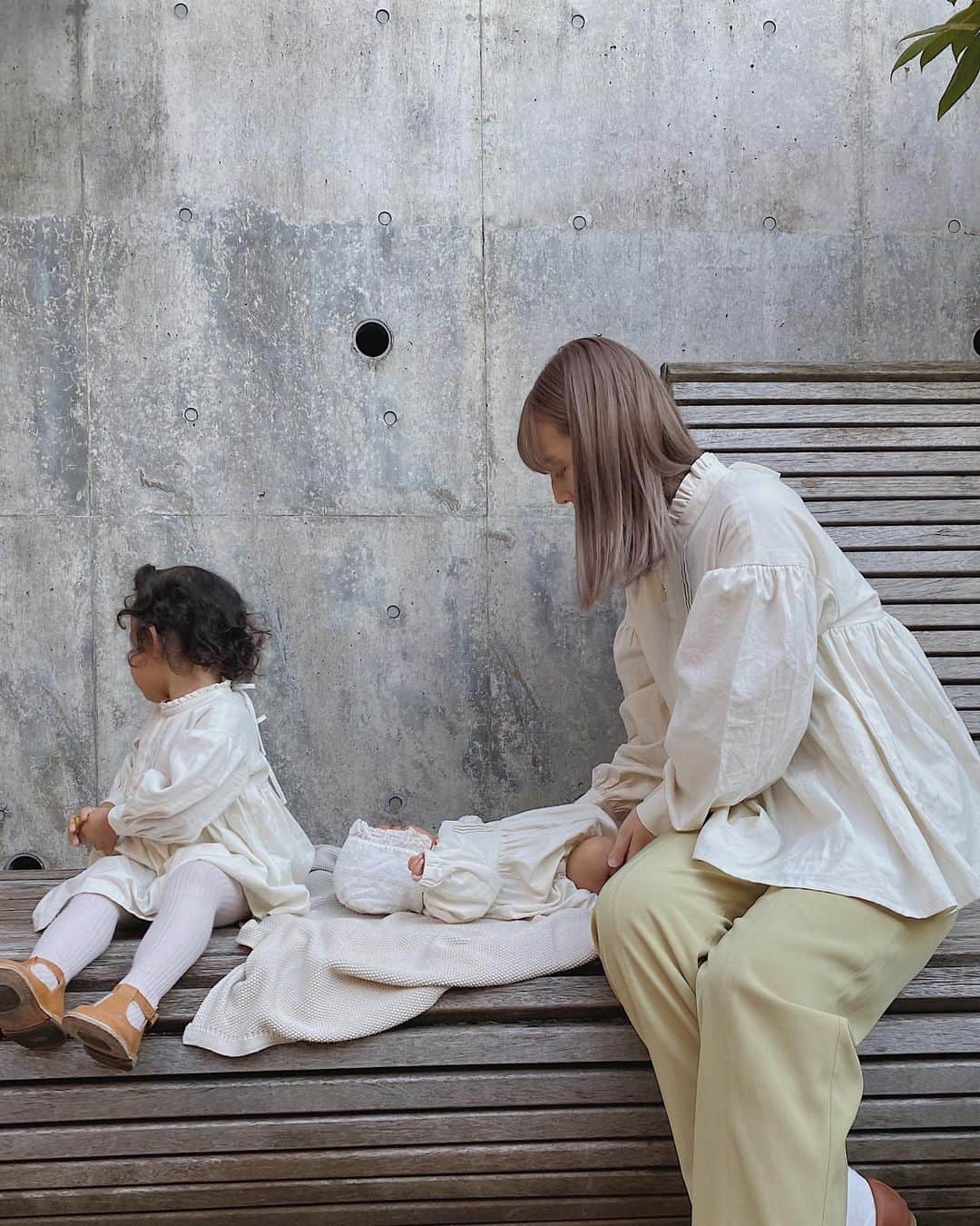 目見田早弥子のインスタグラム：「👧🏻👶🏻#2y11m#0y2m」