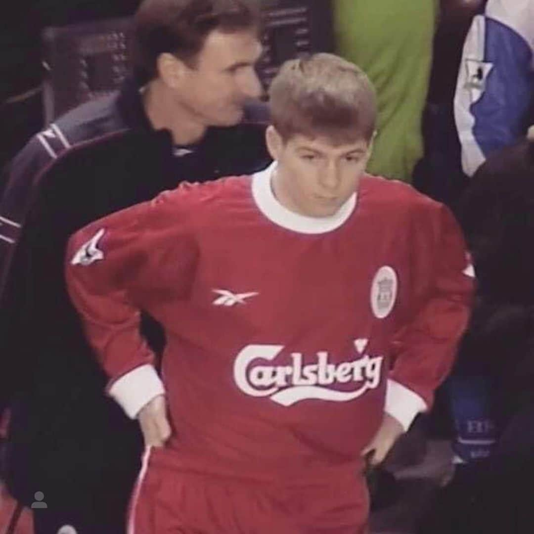 スティーヴン・ジェラードさんのインスタグラム写真 - (スティーヴン・ジェラードInstagram)「22 years ago my dream came true getting my @liverpoolfc  debut ❤️」11月29日 18時38分 - stevengerrard