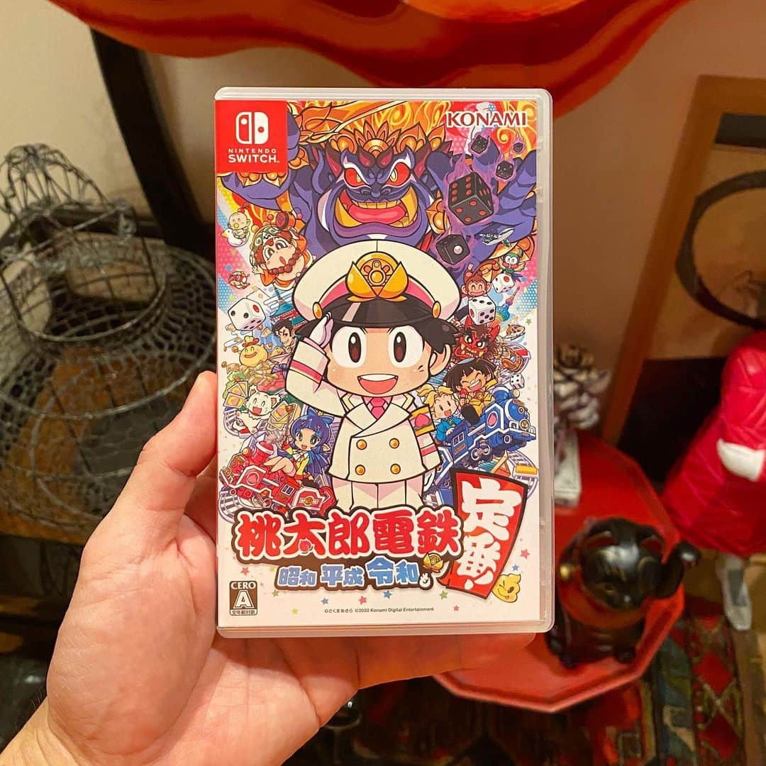 DJ DARUMAのインスタグラム：「🍑🚆🎲 年末年始に家族でやりたいので買いました」