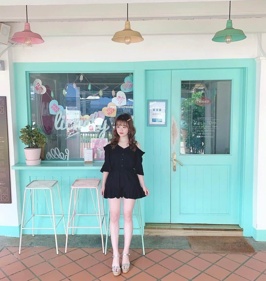 空山菜摘さんのインスタグラム写真 - (空山菜摘Instagram)「♡ 🍦❤️👗 . . シンガポールの #アラブストリート の 通り道にあった可愛いお店💖 この横のパン屋さん🥐が めっちゃ美味しかったよ😍👍(うろ覚え) . . . . . #シンガポール旅行 #シンガポール #シンガポール韓国 #海外旅行 #旅行大好き #ソラtrip #マーライオン #女子旅 #タビジョ #旅行好きな人と繋がりたい #リゾートホテル #genic_singapore #tabijyomap_singapore」11月29日 18時51分 - natsumi_sorayama