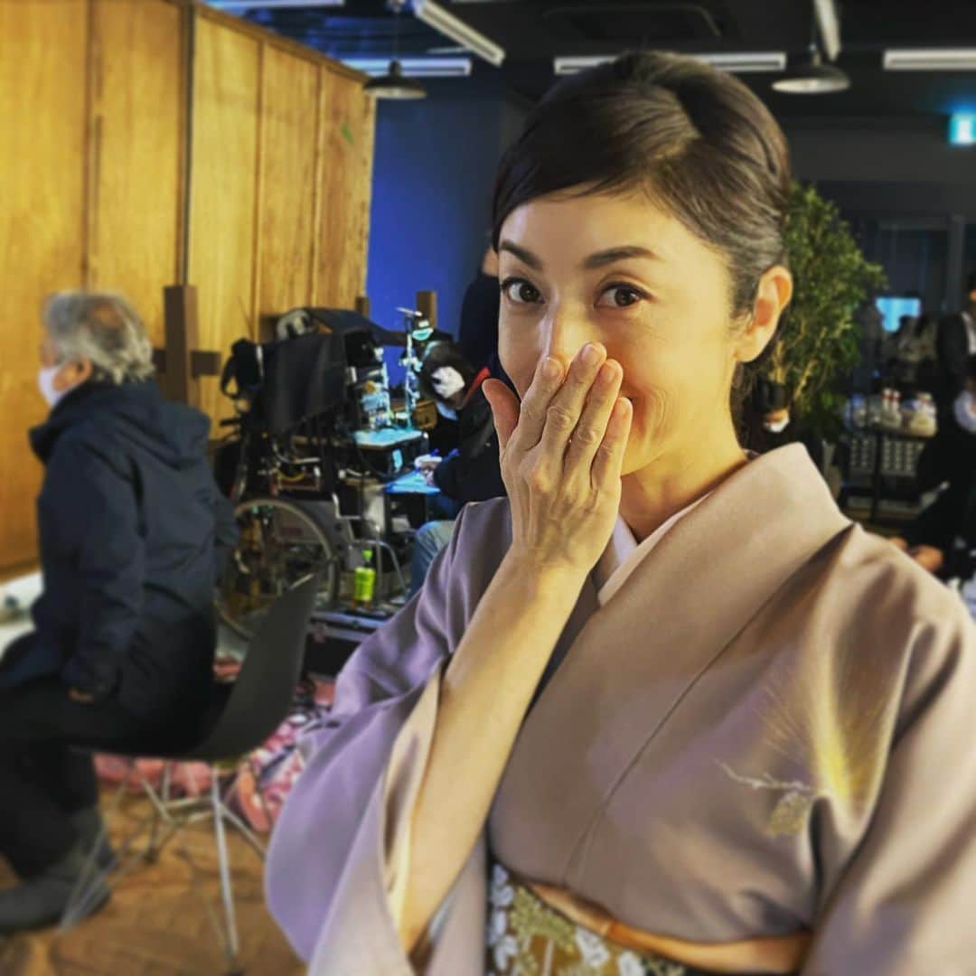 高岡早紀 さんのインスタグラム写真 - (高岡早紀 Instagram)「撮影中は静かにしないとね… こっそり現場写真撮りました。。  #密にならないように　#撮影　#ドラマ」11月29日 18時59分 - saki_takaoka