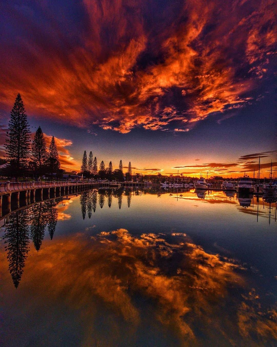 Canon Photographyさんのインスタグラム写真 - (Canon PhotographyInstagram)「Reflections, reflections and reflections Photography // @benmuldersunsets Curated by @steffeneisenacher  #australia #reflections #reflectionphotography #seeaustralia #queensland #sunsetphotography」11月29日 19時12分 - cpcollectives