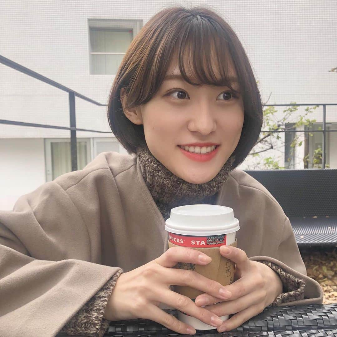 山口柚香さんのインスタグラム写真 - (山口柚香Instagram)「お久しぶりにちゃんとメイクしてお出かけしてきた！  気がつけばすっぴん生活5日目に突入するとこでした、、こわ、、 ミスコン期間の反動で美意識が旅行にいってしまっていました🛩  れいなさんと代官山へランチにいったので、またその写真も投稿します❤︎  ちなみにたびたび紹介しているこの時計のブラックフライデーセールがもうすぐ終わっちゃうそう、、！ mizucon35 ↑このクーポンでお安くなるのでぜひぜひ覗いてみてくださいな🌿 写真にあるタグから飛べるよ！  #nordgreen #pr #腕時計 #腕時計コーデ #腕時計くら部  #秋服コーデ #腕時計コレクション #秋コーデ #ハイネックニット #ブラウンコーデ #ニットコーデ #テラス席 #テラス席があるお店 #ショート#ショートヘア#ボブ#ショート女子#ナチュラルメイク #サロモ#ショートスタイル #サロモ撮影 #ショートボブ #マッシュショート」11月29日 19時24分 - mizucon2020_no1