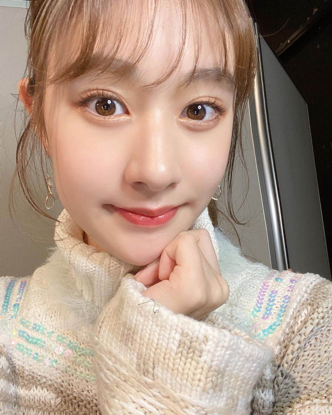 加藤美南のインスタグラム：「今日はポニテ🐴🧣」