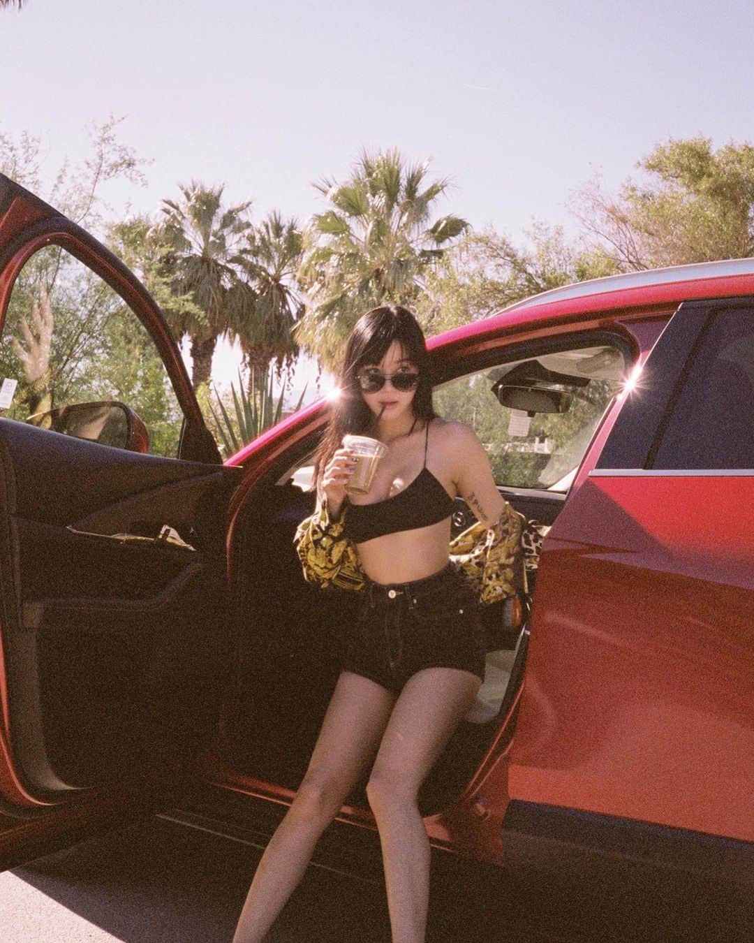Emily Meiさんのインスタグラム写真 - (Emily MeiInstagram)「Everything is better in film ~ took a trip a little while ago to the middle of nowhere & my friends at @mazdausa let me borrow a car & it was actually the most comfortable drive LMFAO not sponsored just wanted to let you know incase y’all ever road trip :3」11月29日 10時36分 - emily.ghoul