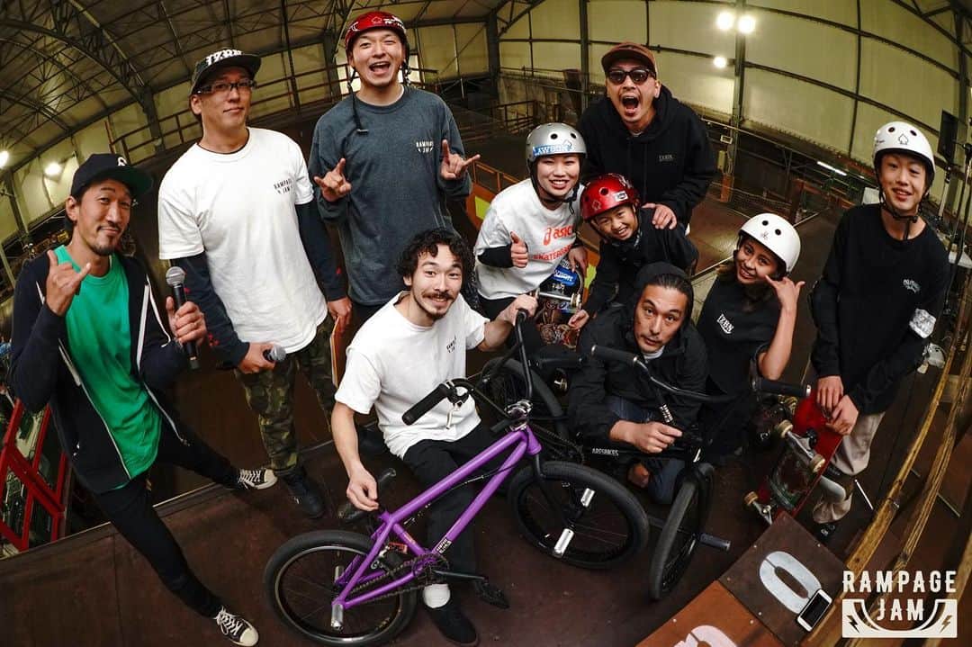 安床武士のインスタグラム：「“RAMPAGE JAM Vol.2” Thank you for watching!!  2ヶ月前に始めたショーケースライブ配信イベント、2回目の昨日のショーは悔しさと楽しさと色んな感情が入り混ざったまさに「ライブ」な回になりました！  ダブルバイキングフリップはメイクできずに終わりましたが、それが改めて「そんなに甘くない」という事を実感できて今はそれが嬉しくも感じています。 Vol.3ではメイクした状態で…⚡️  出演者の… @haruhi_gram  @takuto.yamamoto624  @jyulia_takebe  @kisanakamuraa  @yorkuno  @masato1990  MCの… @natsu.yasui  @eitoyasutoko  DJ… @feelin_acchan  撮影チーム… @ashnyan  @kubotafoto  @rickey_style  @satoshi.saijo  撮影・編集・機材… @leifilmworks  Paltec products  ありがとうございました！ そして配信をご覧いただいた皆様、スーパーチャットや会場に接してリアル投げ銭での応援を頂いた皆様、ありがとうございました！！  Vol.3は3月か4月頃開催に向けて動いていきますので引き続き宜しくお願いします🙌 #rampagejam #ランページジャム #ランジャム」