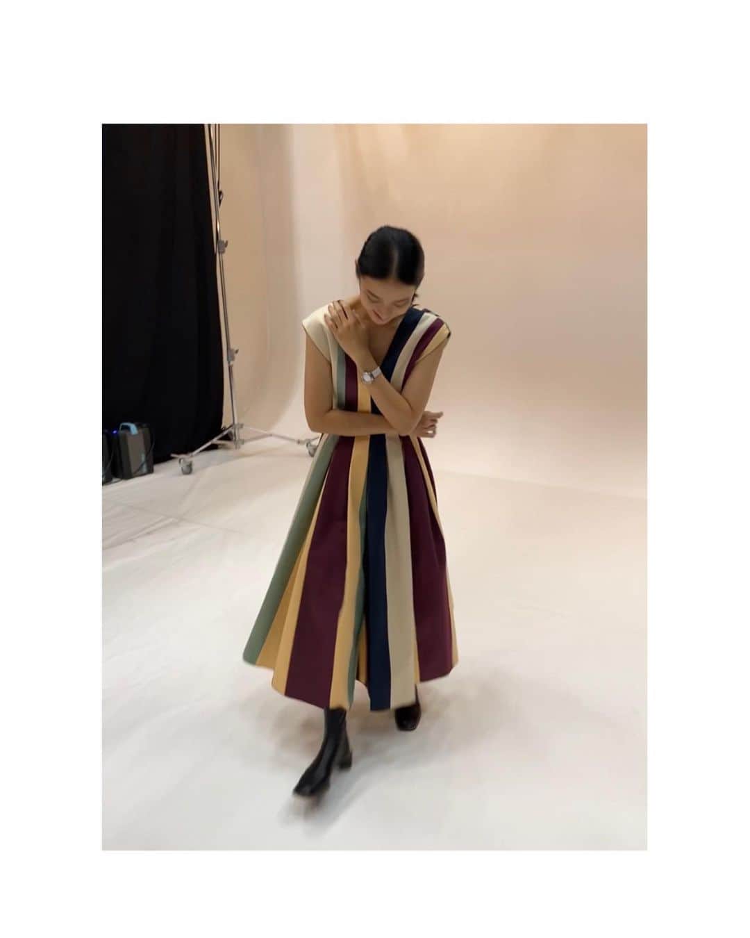 武井咲さんのインスタグラム写真 - (武井咲Instagram)「📸📸  お手にとってくださり ありがとう☺️  どちらも可愛い衣装。 楽しいなー。」11月29日 10時44分 - emitakei_official