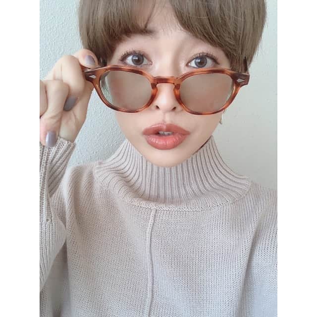 のインスタグラム：「ハイトーンヘアがやっぱり しっくりくる😝💛」
