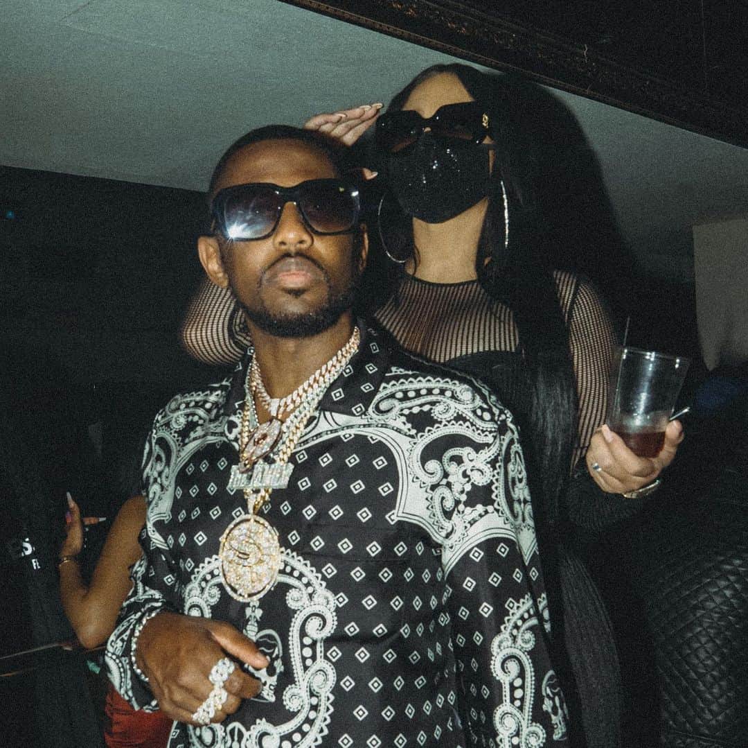 ファボラスさんのインスタグラム写真 - (ファボラスInstagram)「Be careful how you treat a hustler when they’re DOWN.. Hustlers don’t stay DOWN, they always find a way to come UP ⬇️⬆️ [shot by @zaybillions]   #COMPOUND」11月29日 11時32分 - myfabolouslife