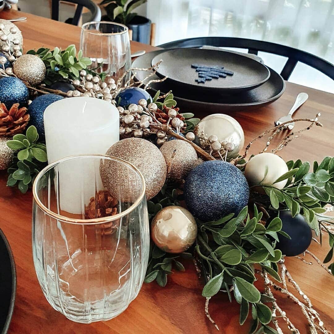 Target Australiaさんのインスタグラム写真 - (Target AustraliaInstagram)「"There's something special about decorating for the holidays & putting together a beautiful tablescape for the Christmas festivities" @stilettos_and_bricks has given some beautiful inspiration for a Christmas day table setting  🎯♥️ #targetaus #christmasmadebetter」11月29日 11時50分 - targetaus