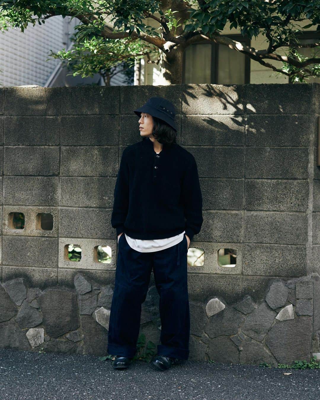 yukiのインスタグラム：「ネイビーで固めました」