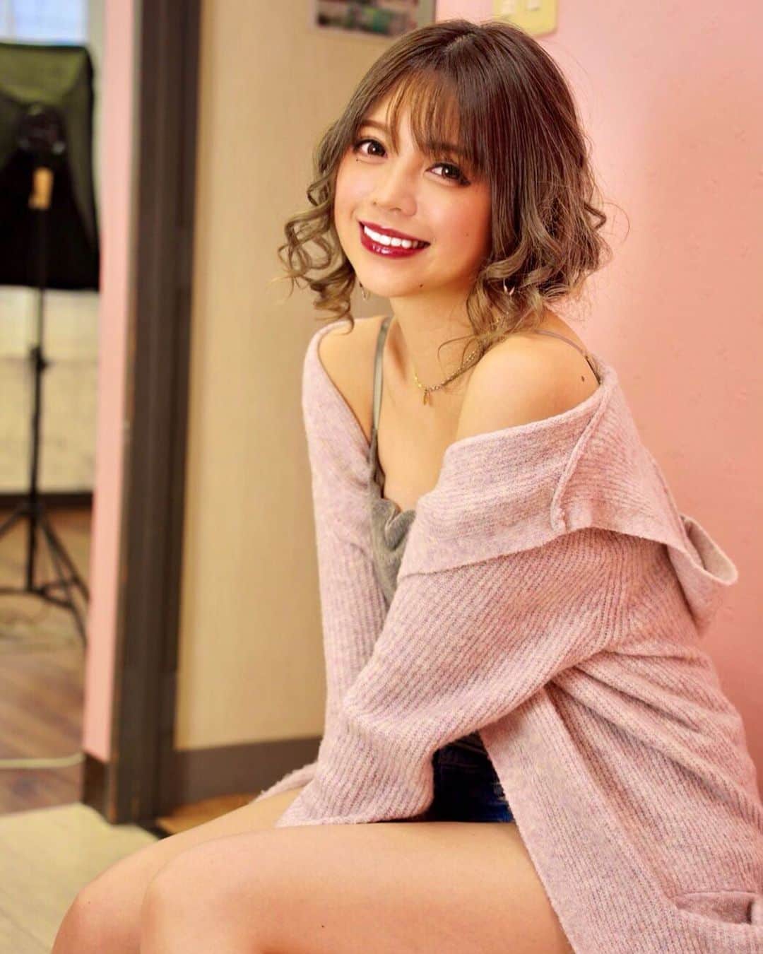 橘咲良のインスタグラム：「#チャンス撮影会 #portrait  #Studio #大阪  #なんちゃってボブ  #ワイシャツ #彼シャツ  #キングラビッツ #橘咲良 だぞ」