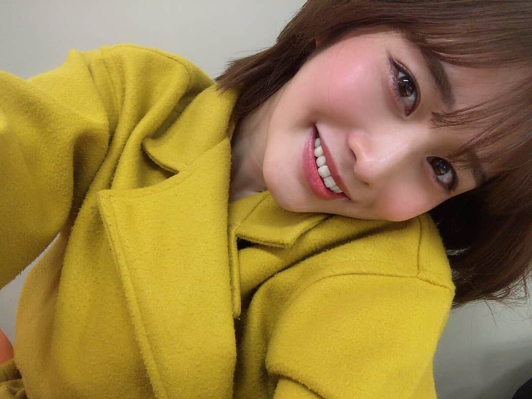 橘花凛さんのインスタグラム写真 - (橘花凛Instagram)「今日も大好きな黄色を身にまとって幸せです✨ チーク塗りすぎた🤣✨」11月29日 13時19分 - rintakahashi0809