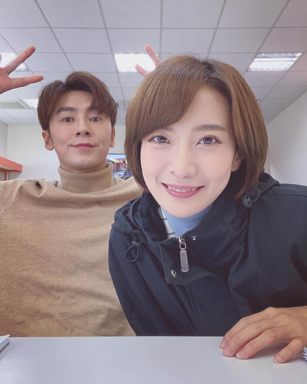 Lego Liのインスタグラム：「經過一天的休假 我們都變帥變美了🥴 #回到90趴血量 #繼續打怪闖關 #廢財闖天關」