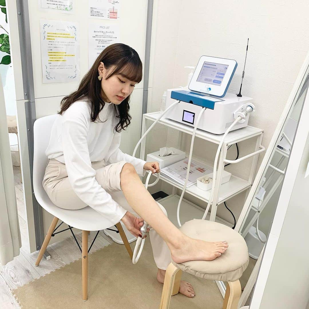 早乙女るなさんのインスタグラム写真 - (早乙女るなInstagram)「﻿ ﻿ 　　　【𝐛𝐞𝐚𝐮𝐭𝐲】﻿ ﻿ わたしのハイフ三島店さんにお邪魔しました〜﻿ ﻿ この前は伊東店にお邪魔したのだけど今回は新店舗の三島店です💭﻿ 駅から近くてよかった☺︎﻿ ﻿ 今回は8000ショットでやったんだけど、ぱぱぱーっとできてすぐにシュッとするから撮影前とかよくいくの！﻿ ﻿ ダウンタイムとかがもちろんないから大切な日の前日にできるのがお気に入り♡﻿ ﻿ 顔とか体とかシュッとさせたい子はぜひ♩顔はねほんとうにすぐシュッとする！頬こけるレベル🤣﻿ ﻿ ﻿ ﻿ ﻿ #わたしのハイフ　#ハイフ　#三島　#静岡　#広小路　#美容day」11月29日 13時29分 - saotome.runa