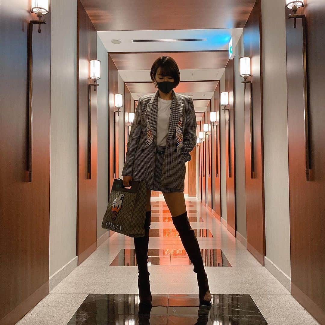のインスタグラム：「#OOTD ジャケットとスカートのセットアップで¥12,980!!! 流石のコスパ👏 @zara  ________________________________________Satoko_____★*⠀#tokyo #japan #dancer #댄서 #singer #가수 #아티스트 #舞女 #nodancenolife #気象予報士 #筋トレ女子 #スポーツ女子 #workout #fitness #fitgirl #abs #japanese #satokokasya #粕谷聡子」
