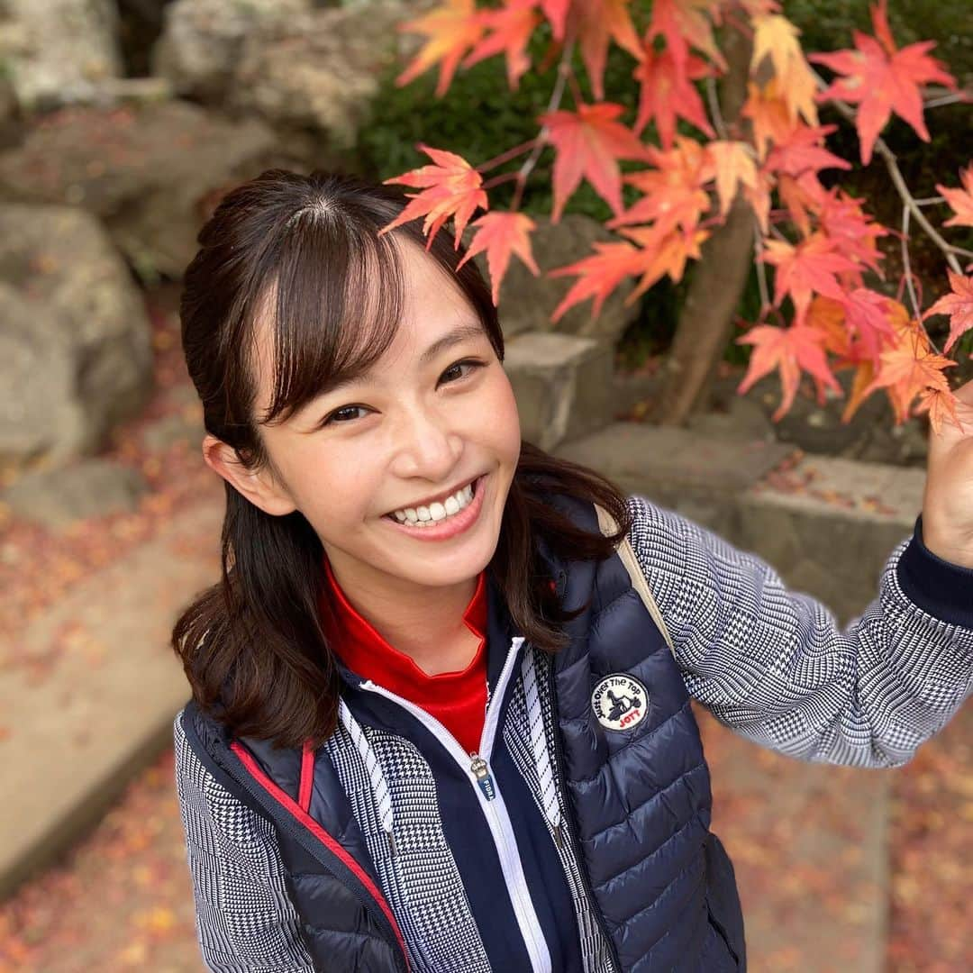 中庄司愛希さんのインスタグラム写真 - (中庄司愛希Instagram)「先週行った場所は高尾山でした🗻運動できて綺麗な景色見れて癒される場所なので年に一回は行っています✨ 紅葉も綺麗でした〜🍁 #ワークアウト #運動 #スポーツ #ゴルフ女子 #高尾山 #山登り #紅葉」11月29日 13時42分 - aki_nakashoji_golf