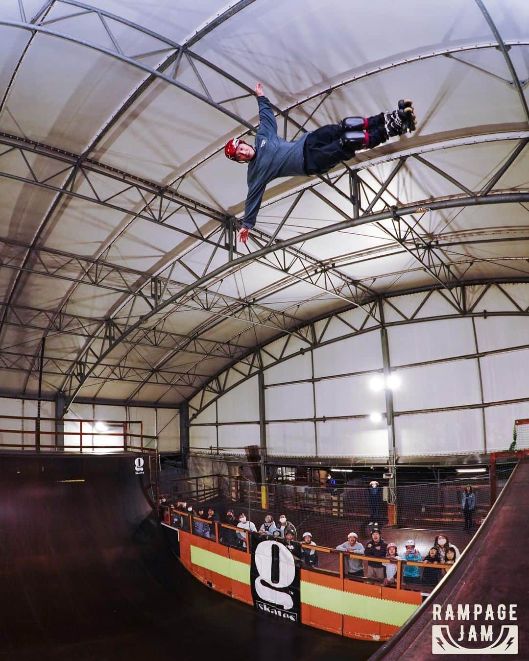 安床武士のインスタグラム：「RAMPAGE JAM Vol.2!! 📷 @kubotafoto . #rampagejam #ランページジャム #ランジャム #rollerblading #inlineskate rollerfreestyle #bmxflatland #bmx #skateboarding #vert #gskatepark #goodskates #インラインスケート #ローラーブレード #スケートボード #takeshiyasutoko #安床武士」