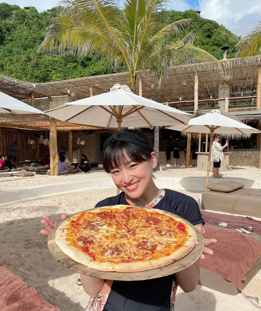 仲川遥香さんのインスタグラム写真 - (仲川遥香Instagram)「Pizza🍕  #indonesia #bali #pizza #sunday #harukanakagawa #インドネシア #ジャカルタ生活 #バリ島 #仲川遥香」11月29日 14時01分 - haruuuu_chan