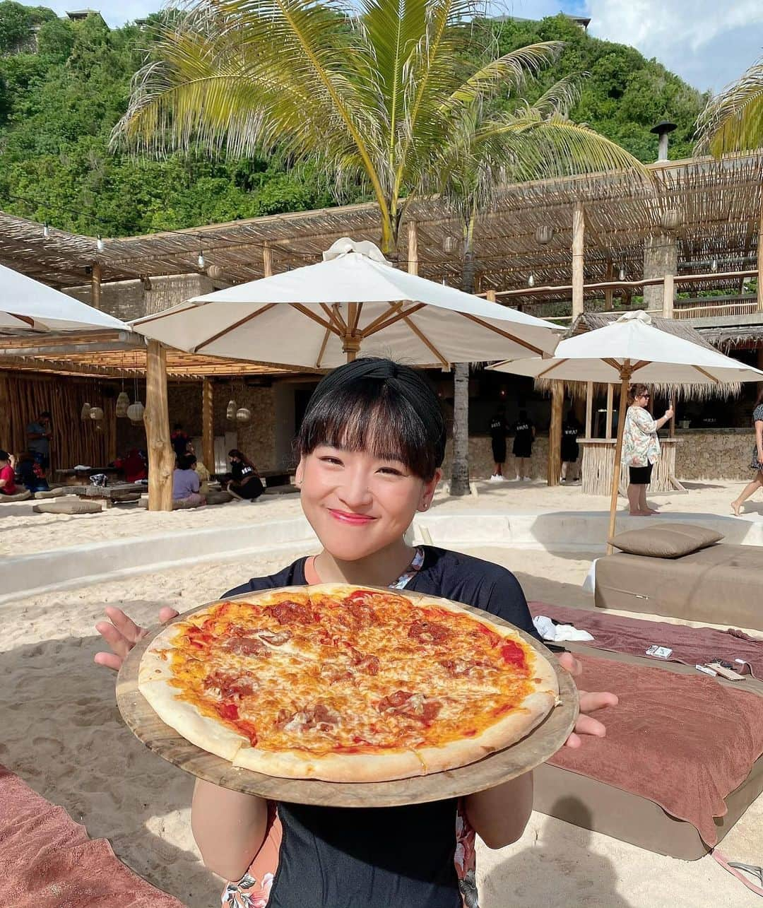 仲川遥香さんのインスタグラム写真 - (仲川遥香Instagram)「Pizza🍕  #indonesia #bali #pizza #sunday #harukanakagawa #インドネシア #ジャカルタ生活 #バリ島 #仲川遥香」11月29日 14時01分 - haruuuu_chan