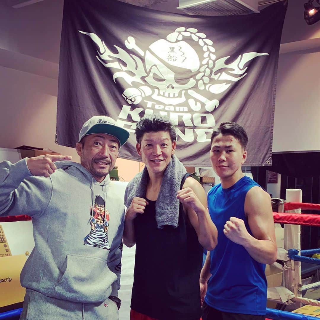 駿河太郎のインスタグラム：「@jbsportsboxing  ほんまに、ええジム！ 近くにあったら通いたいくらい😭  最後は花森選手 @seigo_hanamori  とやらせていただきました‼️  山田会長 @jbsportsgym の人柄がそのまま伝わって、素敵な選手ばかり‼️  お世話になりました  あ！本日20時からNHK大河ドラマ 『麒麟がくる』 筒井順慶出まーす‼️  よろしくお願いします☺️」