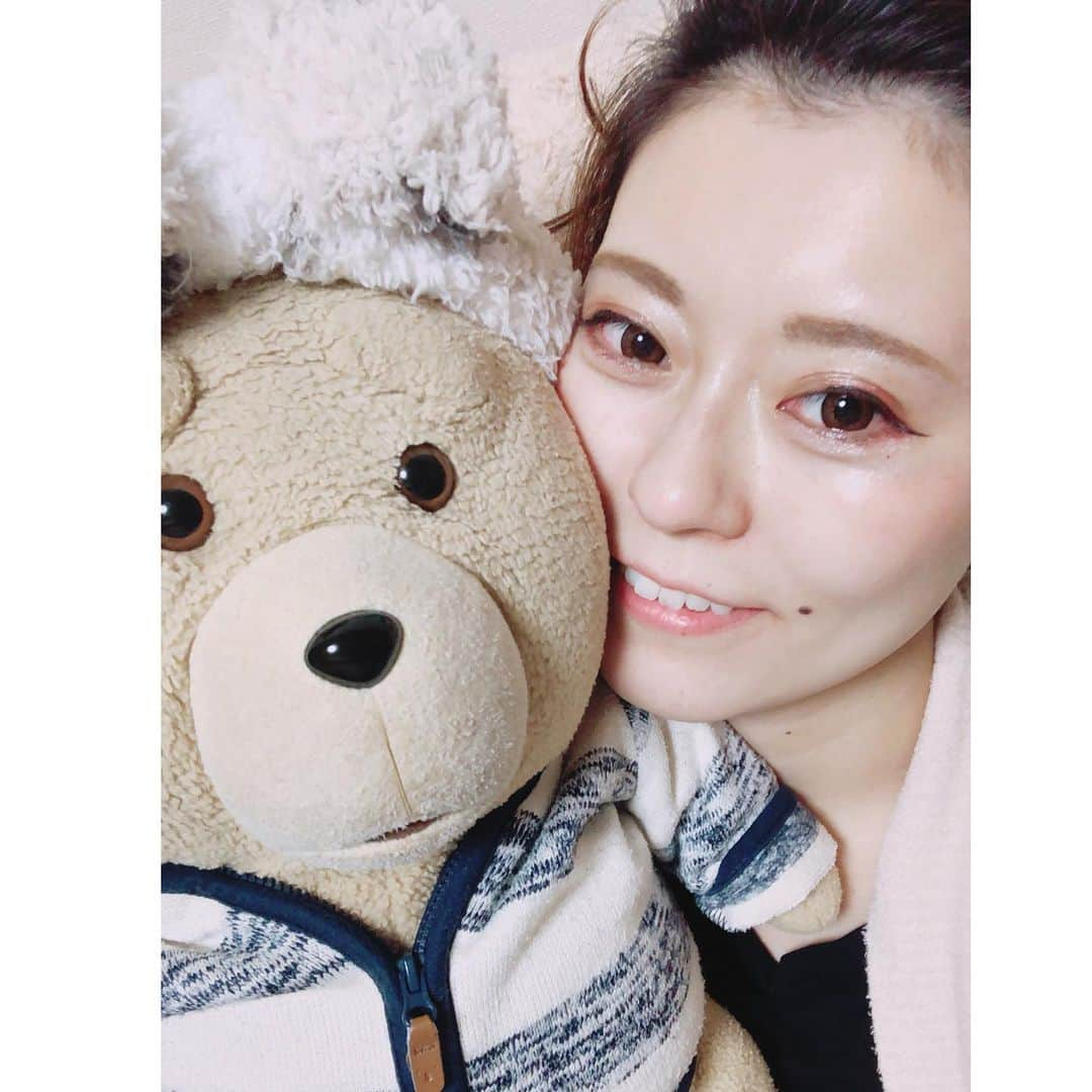 あやかたこやきのインスタグラム：「こちらがsnow版💁‍♀️ とっても美白❤️  てっどちゃんも美白🧸💕  おでこ脱毛してみたけど、どこまでおでこにするか悩んでる笑  お家ご飯ずっと載っけてなかった😂 まだ溜まってるけどさ、いつも同じようなご飯🍚食べてるぜ☺️💦 お写真わちゃくちゃしてる💨  #ted #テッド うちはてっど#snow  #お家ご飯  #エビの味噌汁 炒めてから作ると美味 #栗ご飯 初めて #タラ 率高め！安いもん #あやき #ホステス #キャバクラ #キャバ嬢 #ススキノ 今月仕事1回もしなかった😂 #北新地 #ミナミ #錦 #新宿 #歌舞伎町 #六本木 #銀座 #国分町 #中洲 #instagram #instagood #l4l」